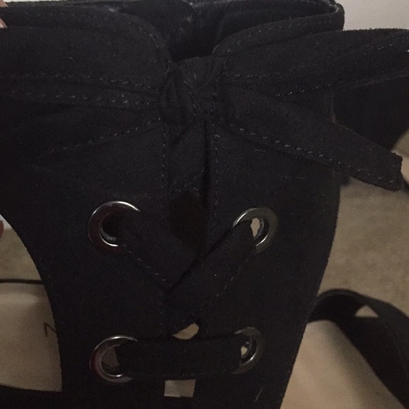 Shoes - Picture 4 of 4